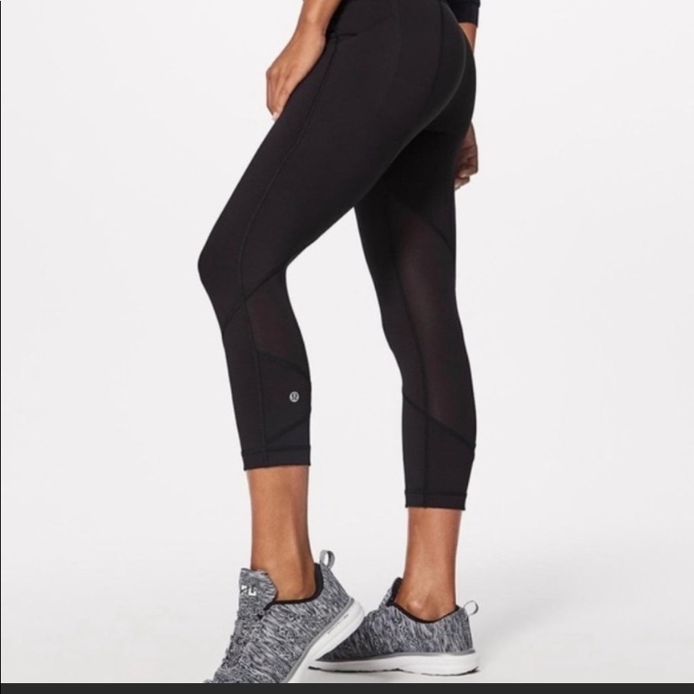 Lululemon Pace Revival 21”- size 6